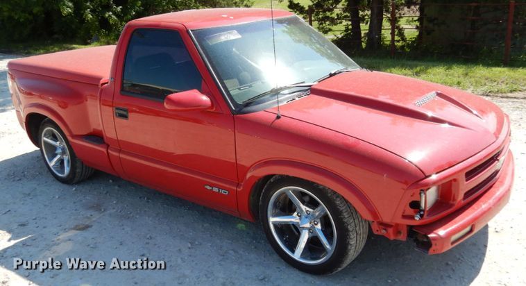 image for item IL9481 1997 Chevrolet S10  pickup truck
