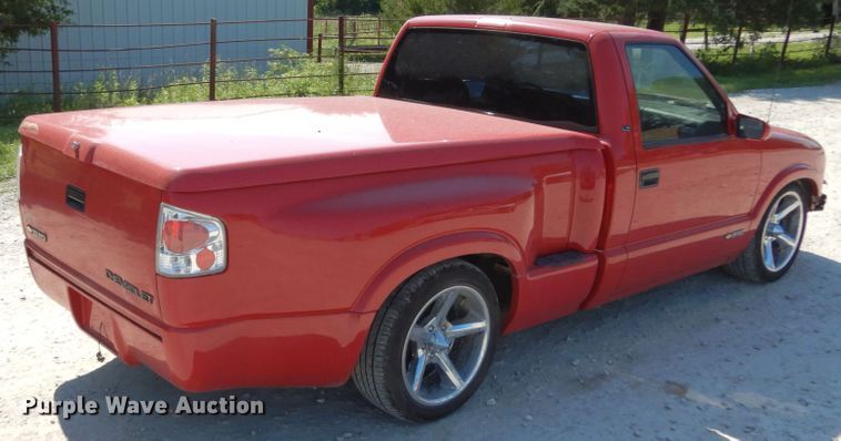 image for item IL9481 1997 Chevrolet S10  pickup truck