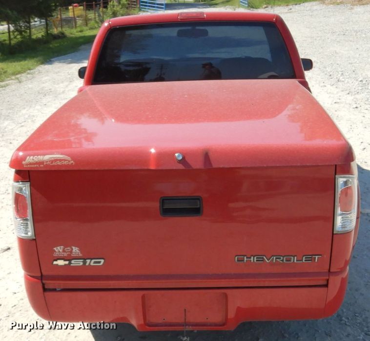 image for item IL9481 1997 Chevrolet S10  pickup truck