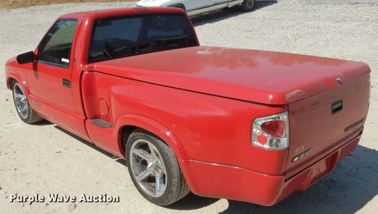 image for item IL9481 1997 Chevrolet S10  pickup truck