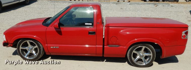 image for item IL9481 1997 Chevrolet S10  pickup truck