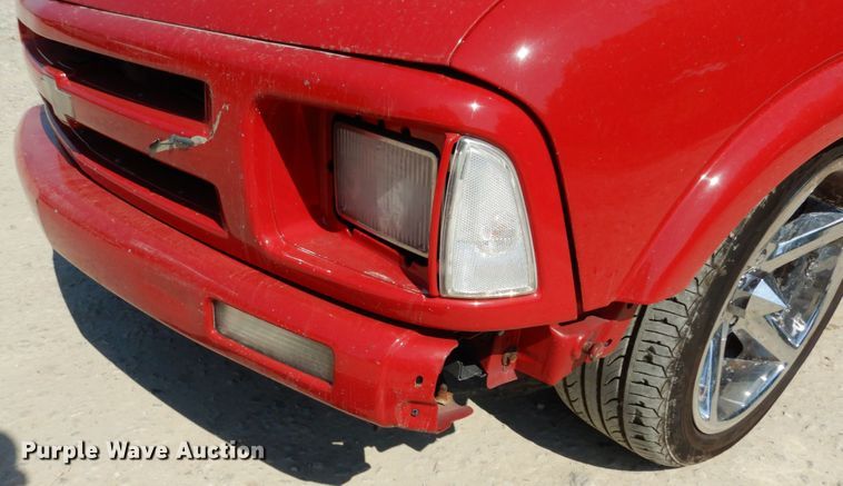 image for item IL9481 1997 Chevrolet S10  pickup truck