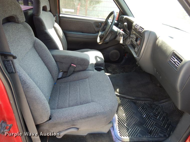 image for item IL9481 1997 Chevrolet S10  pickup truck