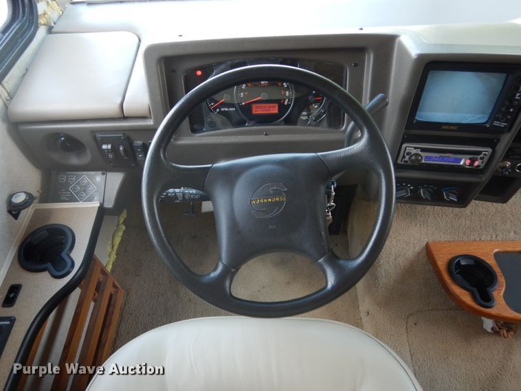 image for item IL9488 2004 Fleetwood Bounder  RV