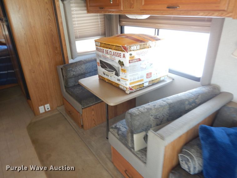 image for item IL9488 2004 Fleetwood Bounder  RV