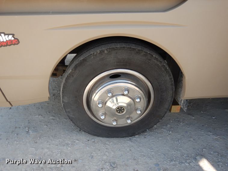 image for item IL9488 2004 Fleetwood Bounder  RV