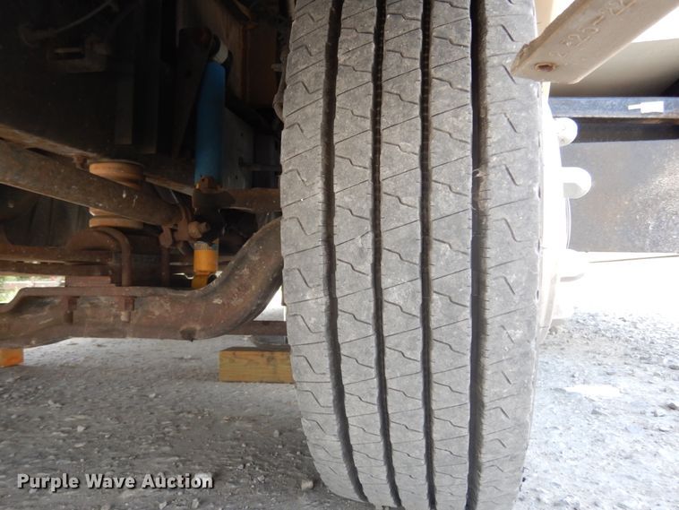 image for item IL9488 2004 Fleetwood Bounder  RV