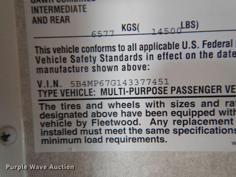 image for item IL9488 2004 Fleetwood Bounder  RV