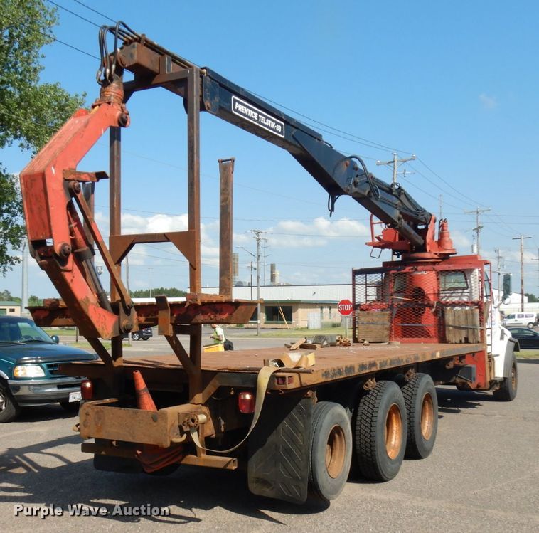 image for item IL9774 2000 Sterling LT9500  crane truck