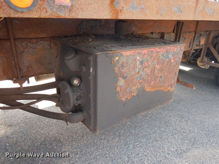 image for item IL9774 2000 Sterling LT9500  crane truck