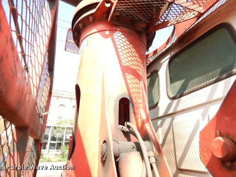 image for item IL9774 2000 Sterling LT9500  crane truck