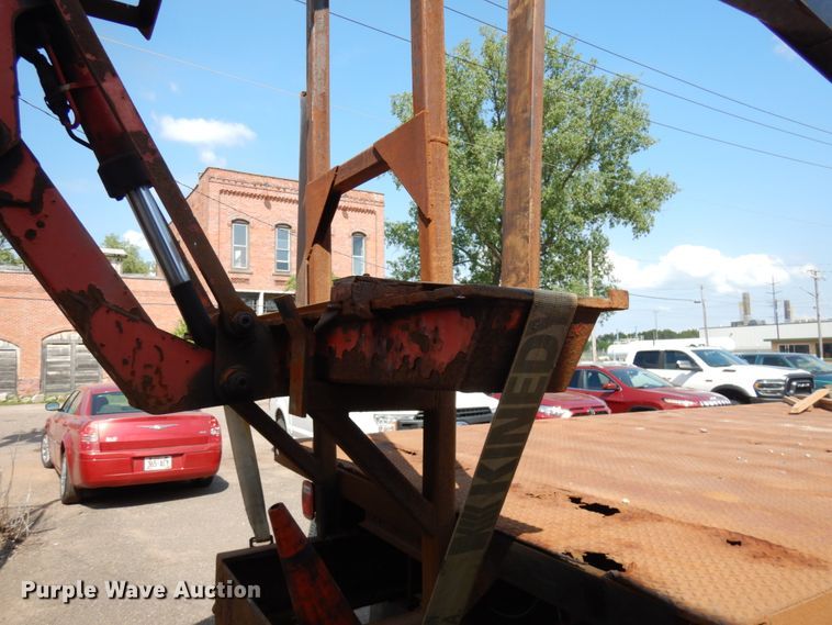 image for item IL9774 2000 Sterling LT9500  crane truck