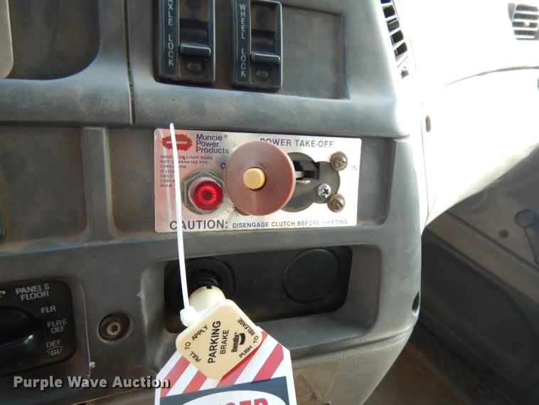 image for item IL9774 2000 Sterling LT9500  crane truck