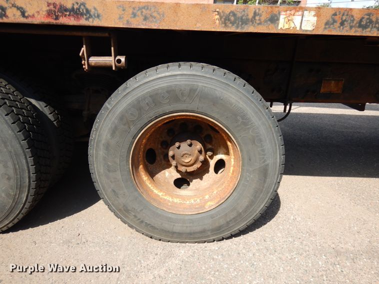 image for item IL9774 2000 Sterling LT9500  crane truck