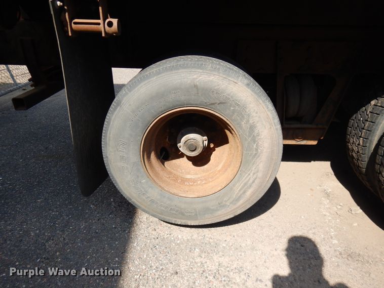 image for item IL9774 2000 Sterling LT9500  crane truck