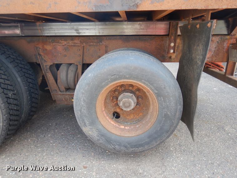 image for item IL9774 2000 Sterling LT9500  crane truck