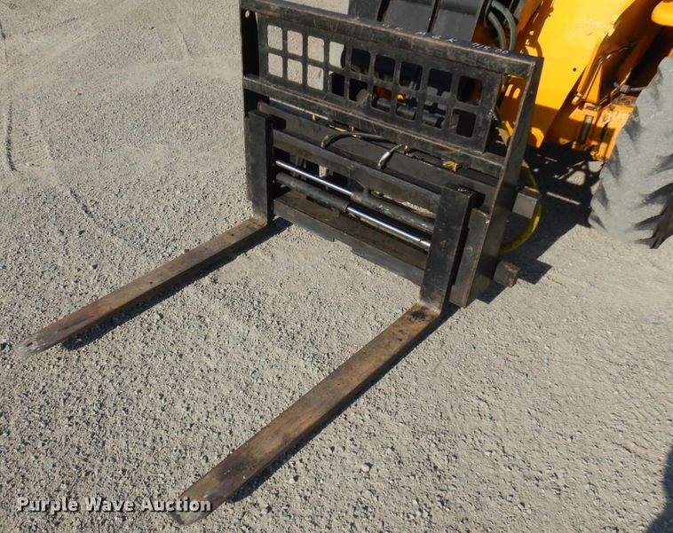 image for item IL9775 2007 JCB 520  telehandler