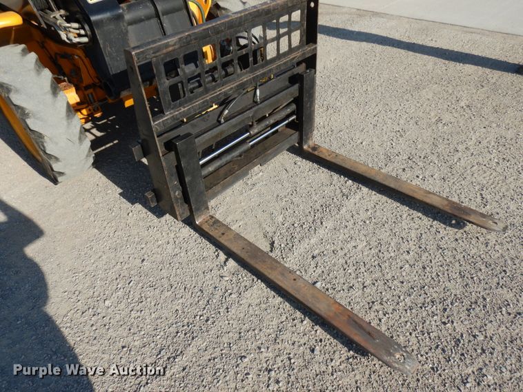 image for item IL9775 2007 JCB 520  telehandler