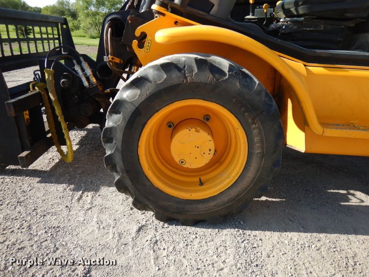 image for item IL9775 2007 JCB 520  telehandler