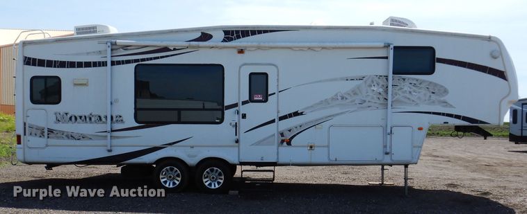 image for item IQ9603 2008 Keystone Montana  camper