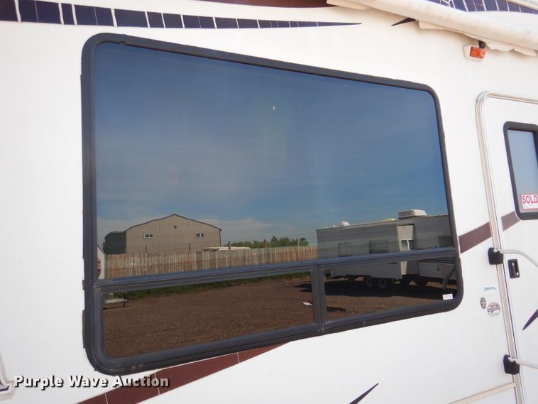 image for item IQ9603 2008 Keystone Montana  camper