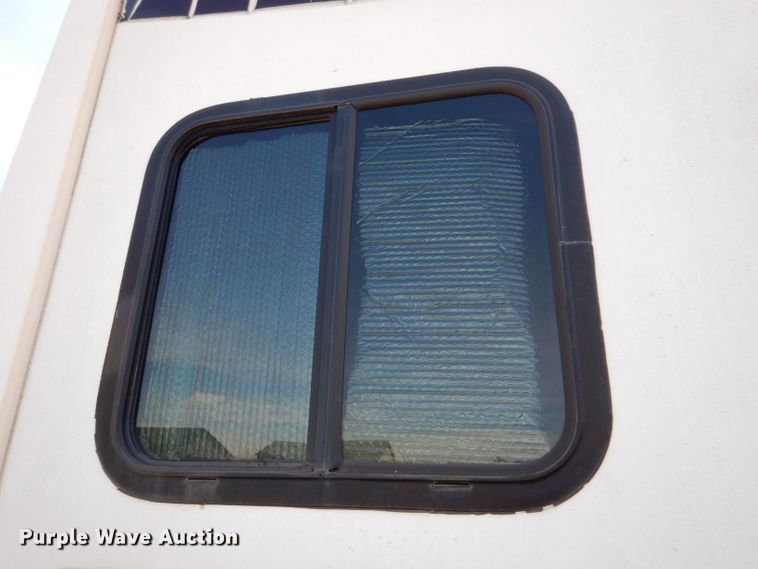 image for item IQ9603 2008 Keystone Montana  camper