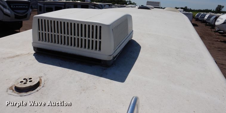 image for item IQ9603 2008 Keystone Montana  camper