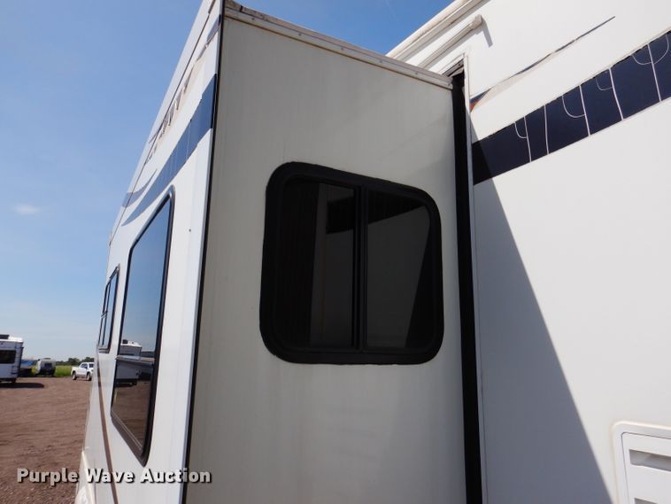 image for item IQ9603 2008 Keystone Montana  camper