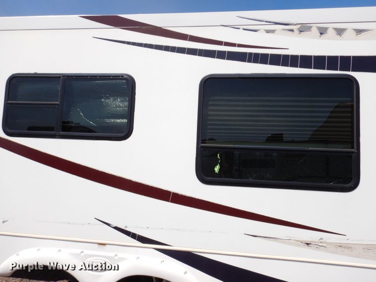 image for item IQ9603 2008 Keystone Montana  camper