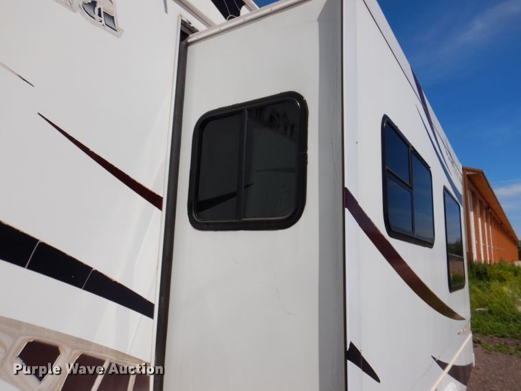 image for item IQ9603 2008 Keystone Montana  camper