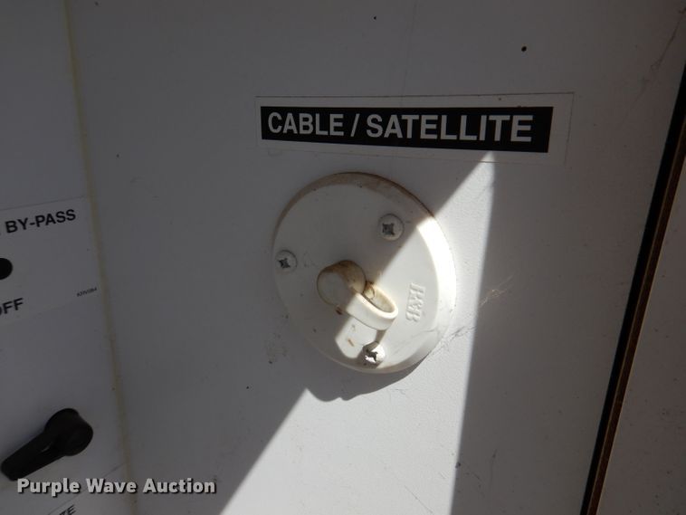 image for item IQ9603 2008 Keystone Montana  camper