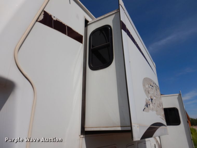 image for item IQ9603 2008 Keystone Montana  camper