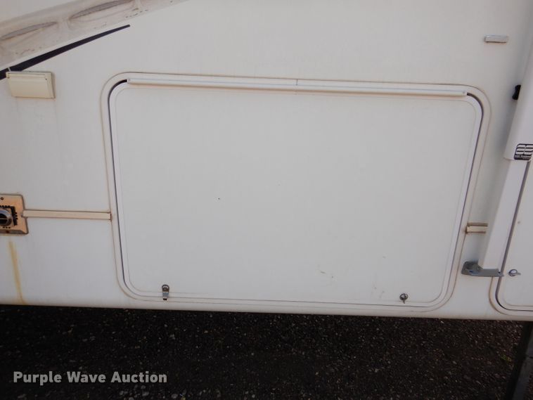 image for item IQ9603 2008 Keystone Montana  camper