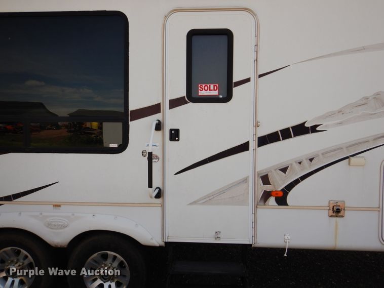 image for item IQ9603 2008 Keystone Montana  camper
