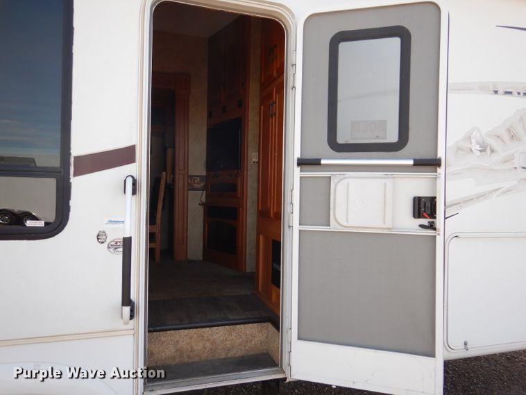 image for item IQ9603 2008 Keystone Montana  camper