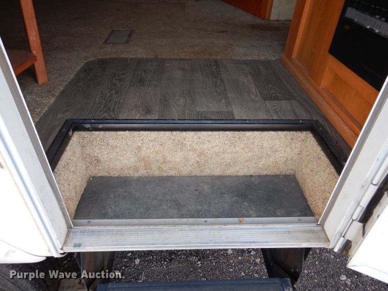 image for item IQ9603 2008 Keystone Montana  camper