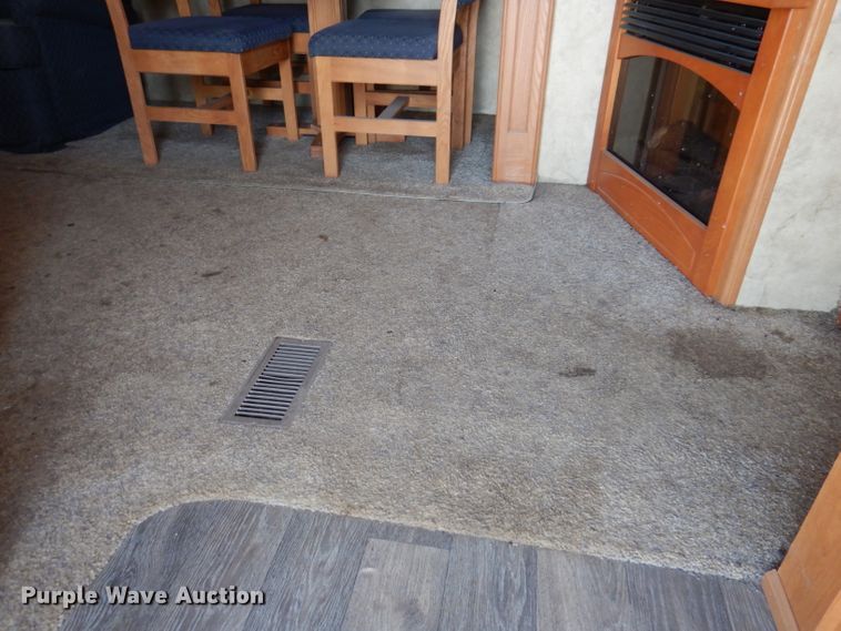 image for item IQ9603 2008 Keystone Montana  camper