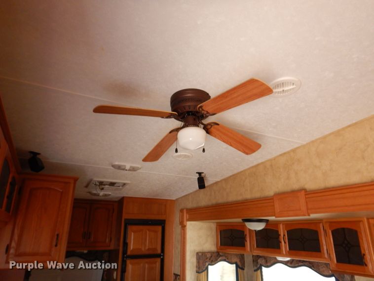 image for item IQ9603 2008 Keystone Montana  camper