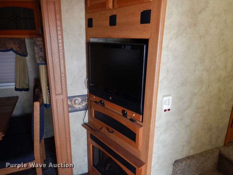 image for item IQ9603 2008 Keystone Montana  camper