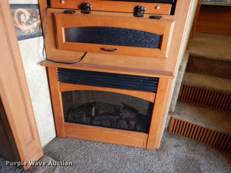 image for item IQ9603 2008 Keystone Montana  camper