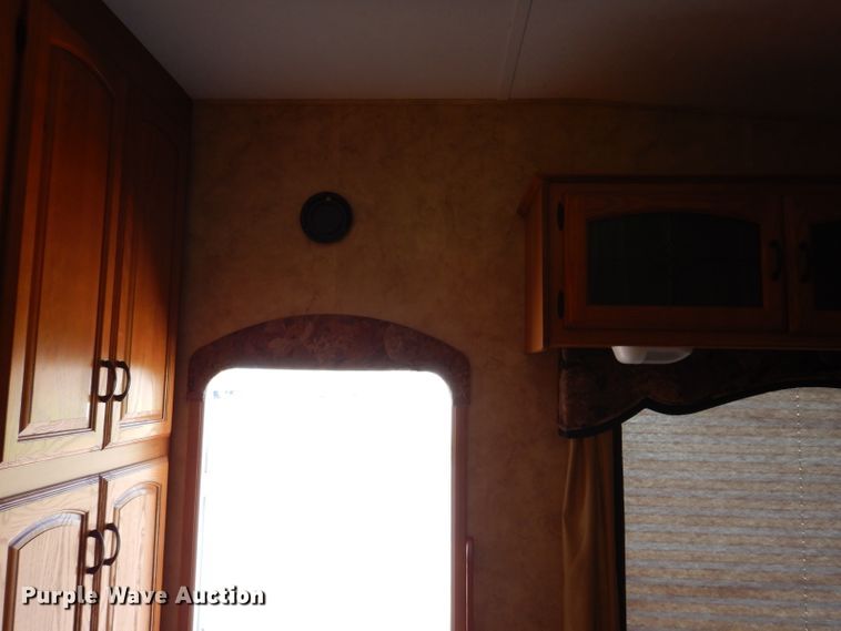 image for item IQ9603 2008 Keystone Montana  camper