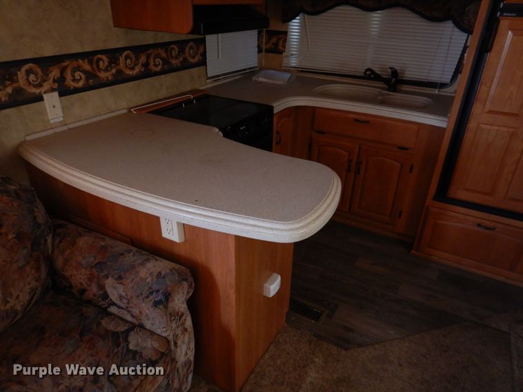 image for item IQ9603 2008 Keystone Montana  camper