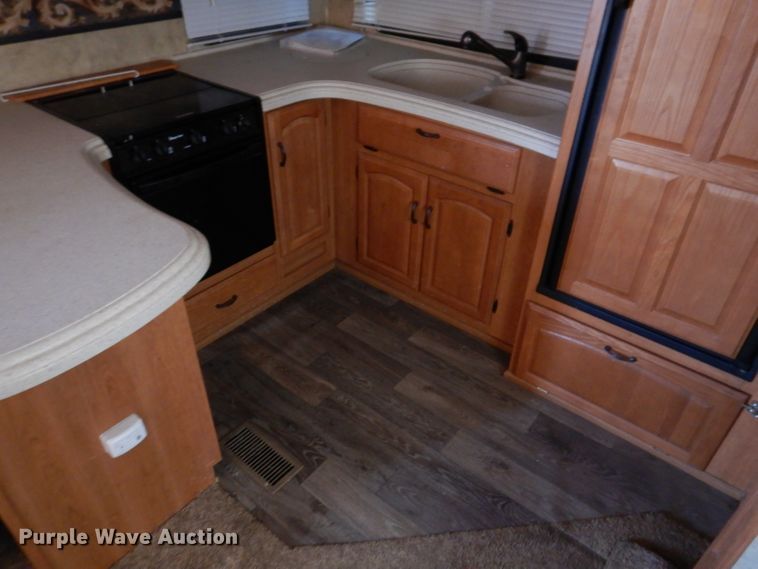 image for item IQ9603 2008 Keystone Montana  camper