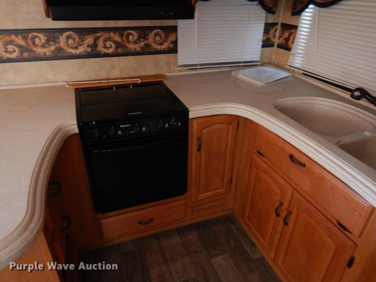 image for item IQ9603 2008 Keystone Montana  camper