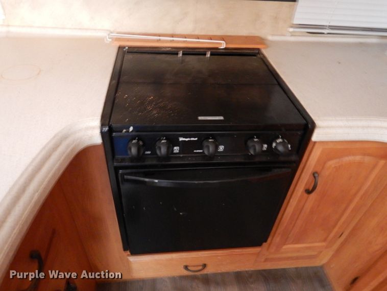 image for item IQ9603 2008 Keystone Montana  camper