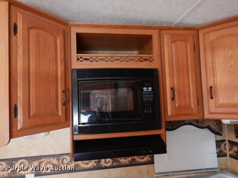 image for item IQ9603 2008 Keystone Montana  camper