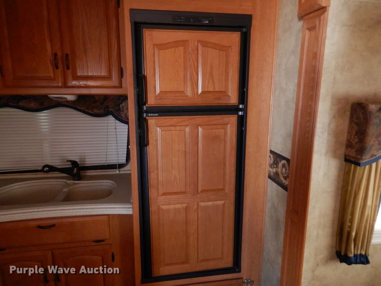 image for item IQ9603 2008 Keystone Montana  camper