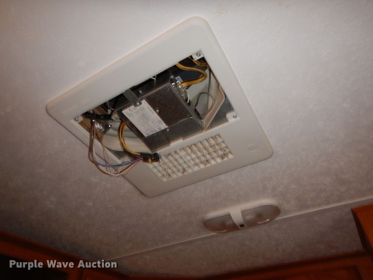 image for item IQ9603 2008 Keystone Montana  camper