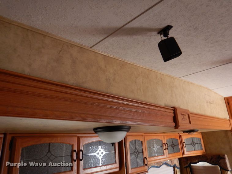 image for item IQ9603 2008 Keystone Montana  camper