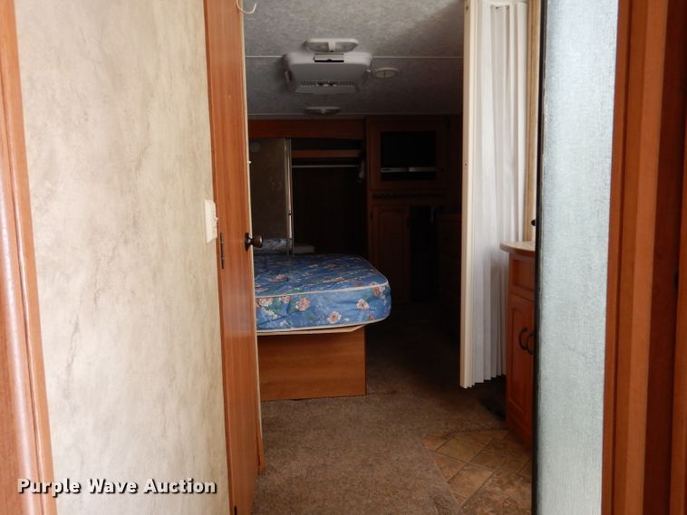 image for item IQ9603 2008 Keystone Montana  camper